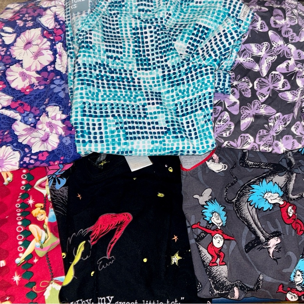 Women’s scrub top lot